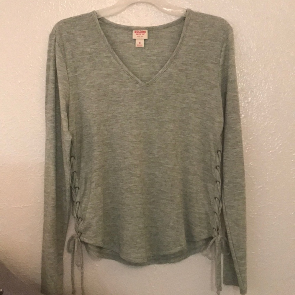 Green long sleeve v-neck